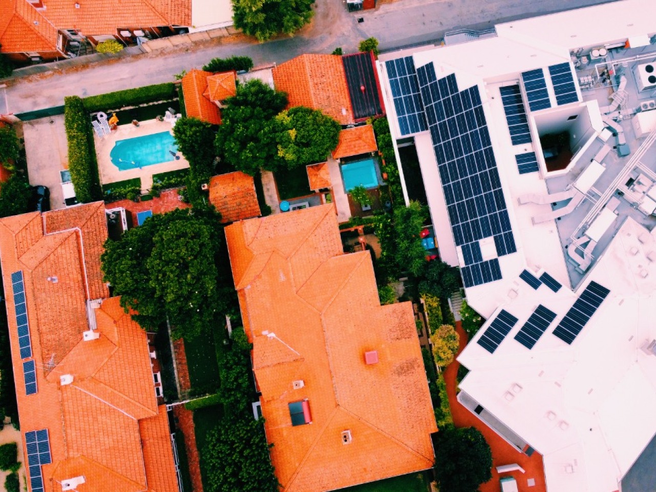 Condomínio de Lojas e Escritórios